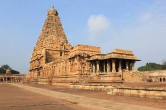 Why is the Brihadeeswara Temple famous in India?