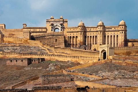 Why is the Amber Fort famous in India?