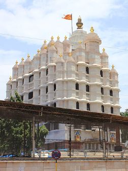 Why is the Siddhivinayak Temple famous in India?