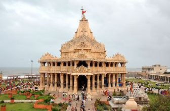 Why is the Somnath Temple famous in India?