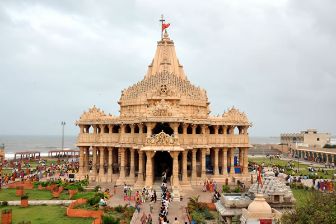 Why is the Somnath Temple famous in India?