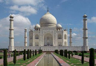 Why is the Taj Mahal famous in India?