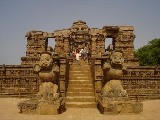 Why is the Sun Temple  famous in India?