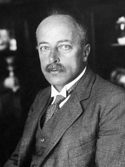 Why was Max von Laue awarded Noble Prize in1914?