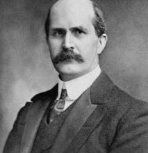 Why was William Henry Bragg awarded Noble Prize in1915?