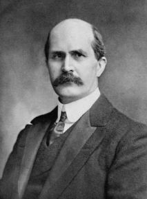 Why was William Henry Bragg awarded Noble Prize in1915?