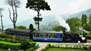 Why did the Darjeeling Himalayan Railway become a World Heritage Site?